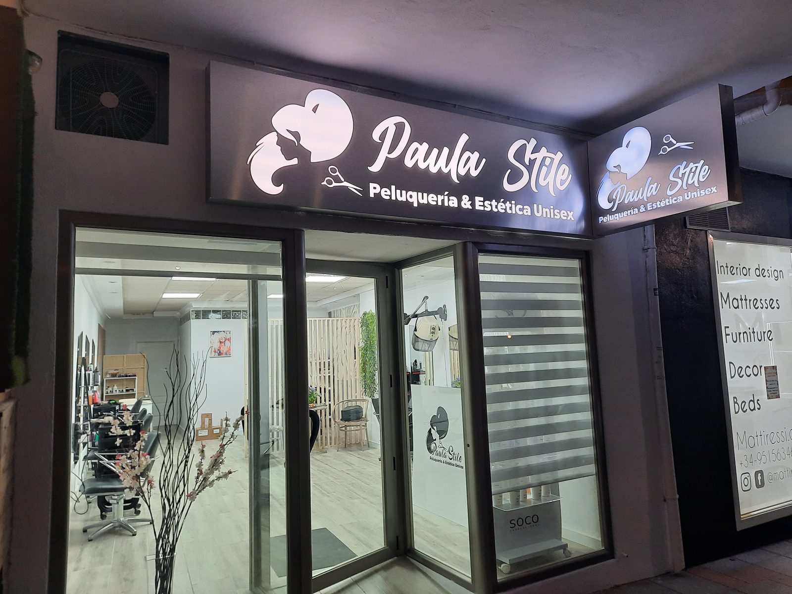 Fachada del salón Paula Stile en calle Butiplaya, La Cala de Mijas
